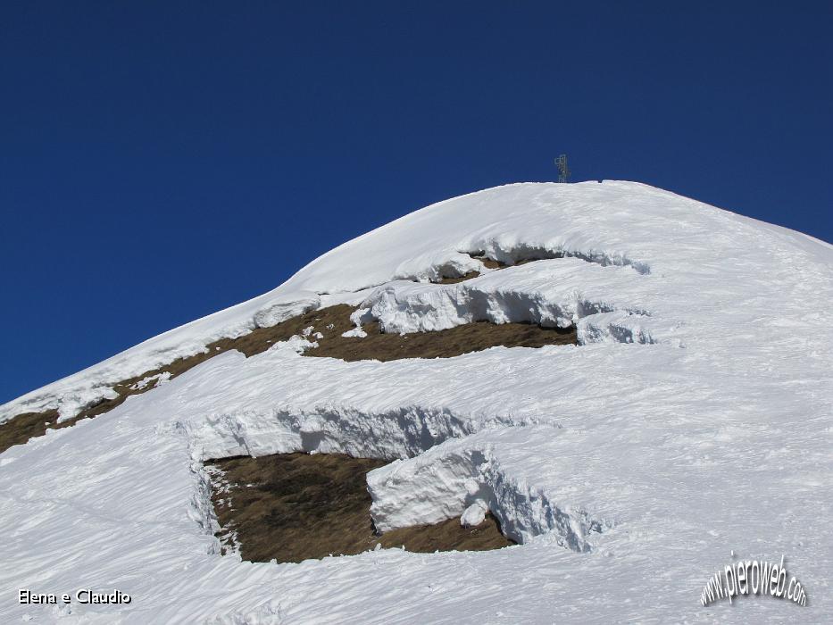 19 Lassù la croce.jpg